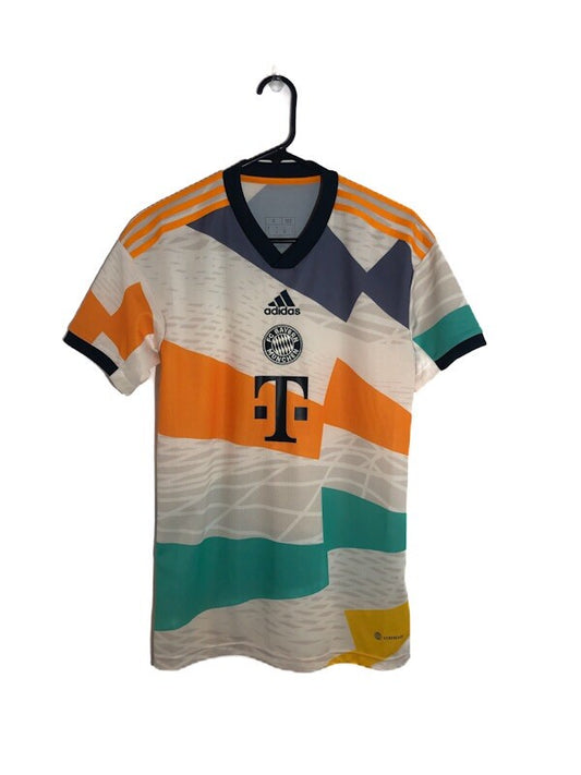 Bayern Munich 2022/23 Small Olympiastadion 4th Excellent Condition HU1286