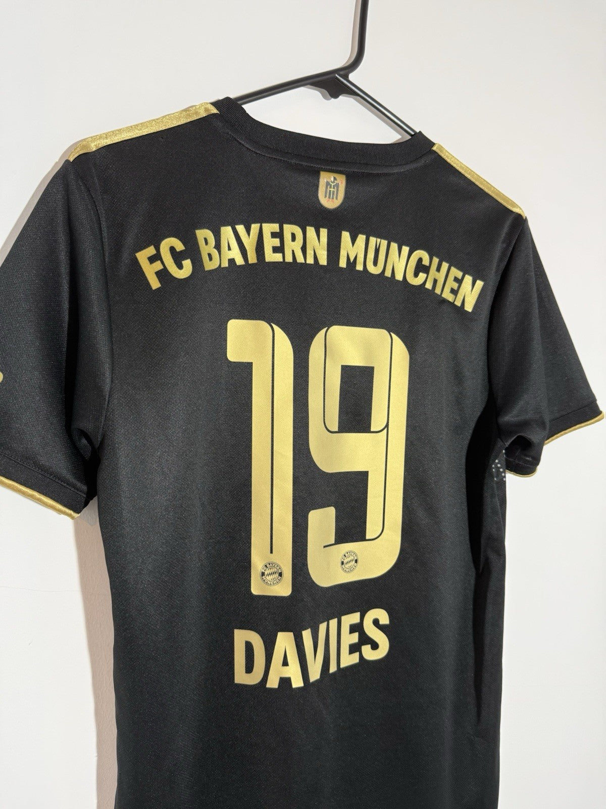 Bayern Munich Davies #19 2021/22 Small Away Excellent Condition GM5317