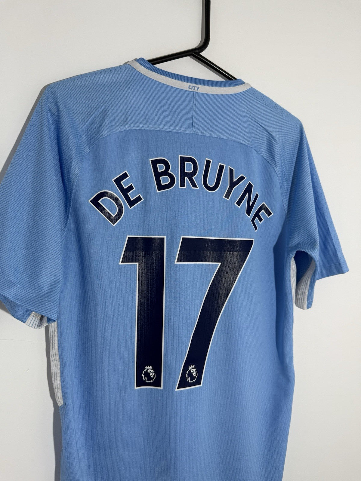 Man City De Bruyne #17 2017/18 Small Home Shirt Excellent Condition 894431-489