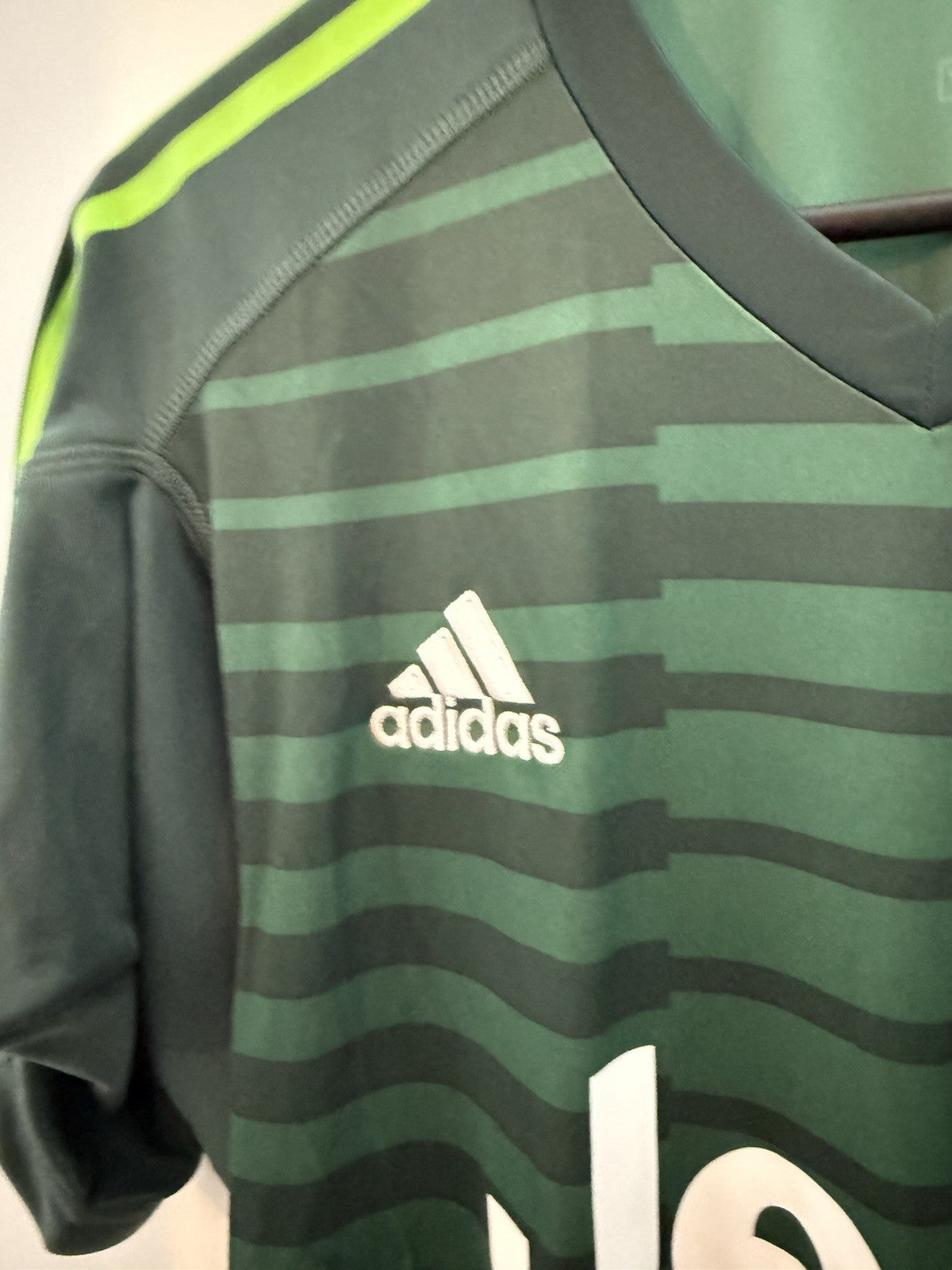 Juventus 2017/18 Medium Home Goalkeeper Shirt Adidas BNWT CF3490