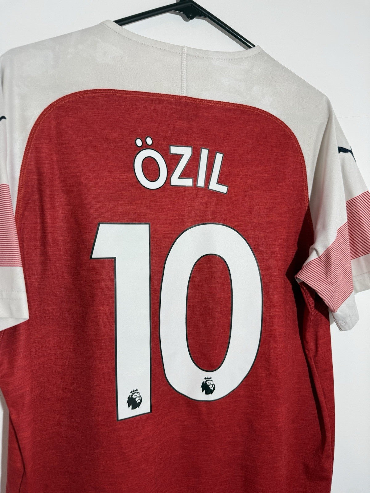 Arsenal Ozil #10 2018/19 Large Home Shirt Puma Very Good Condition 753209-12
