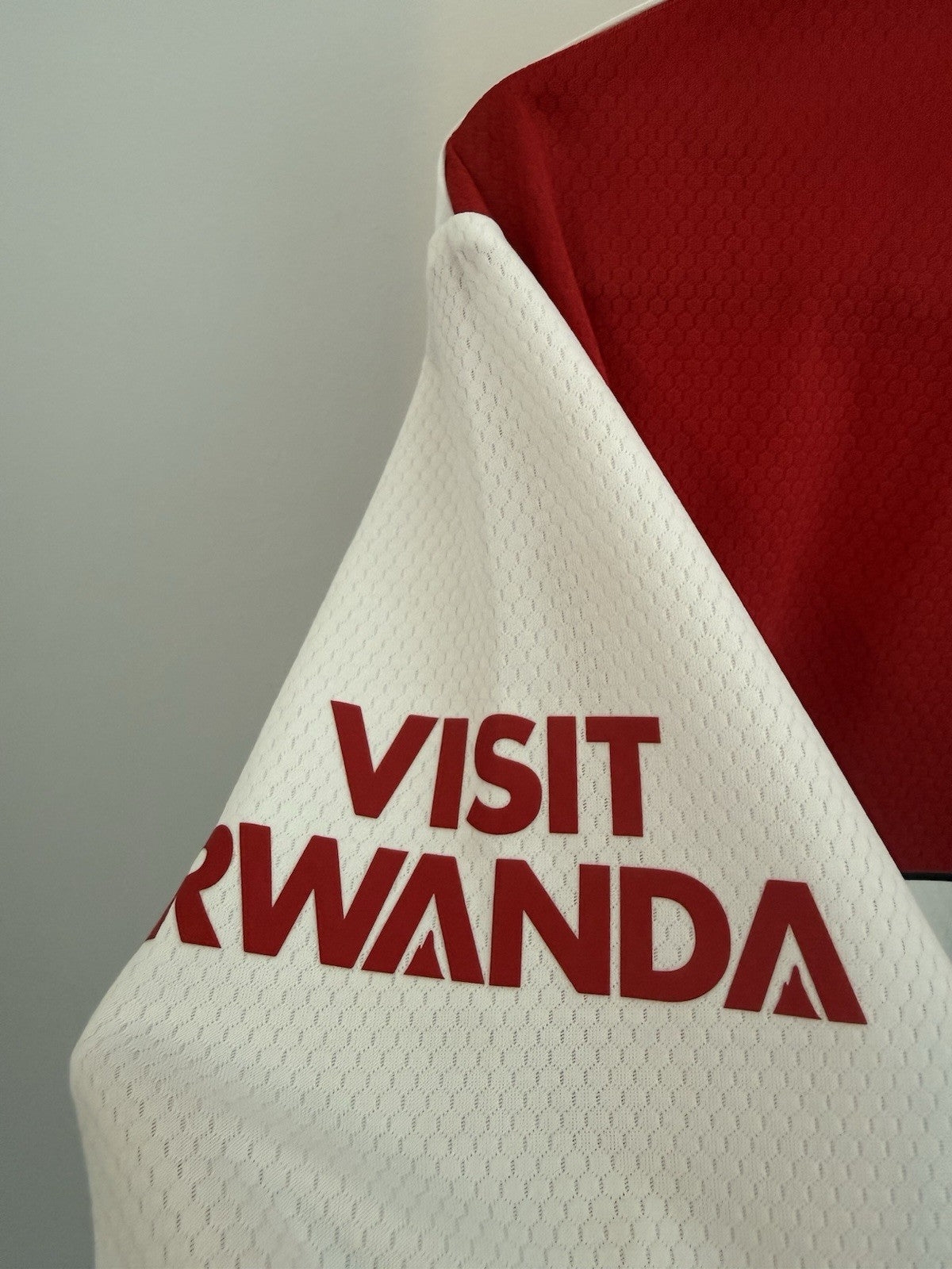 Arsenal Saka #77 2019/20 Medium Home Shirt Excellent Condition EH5637