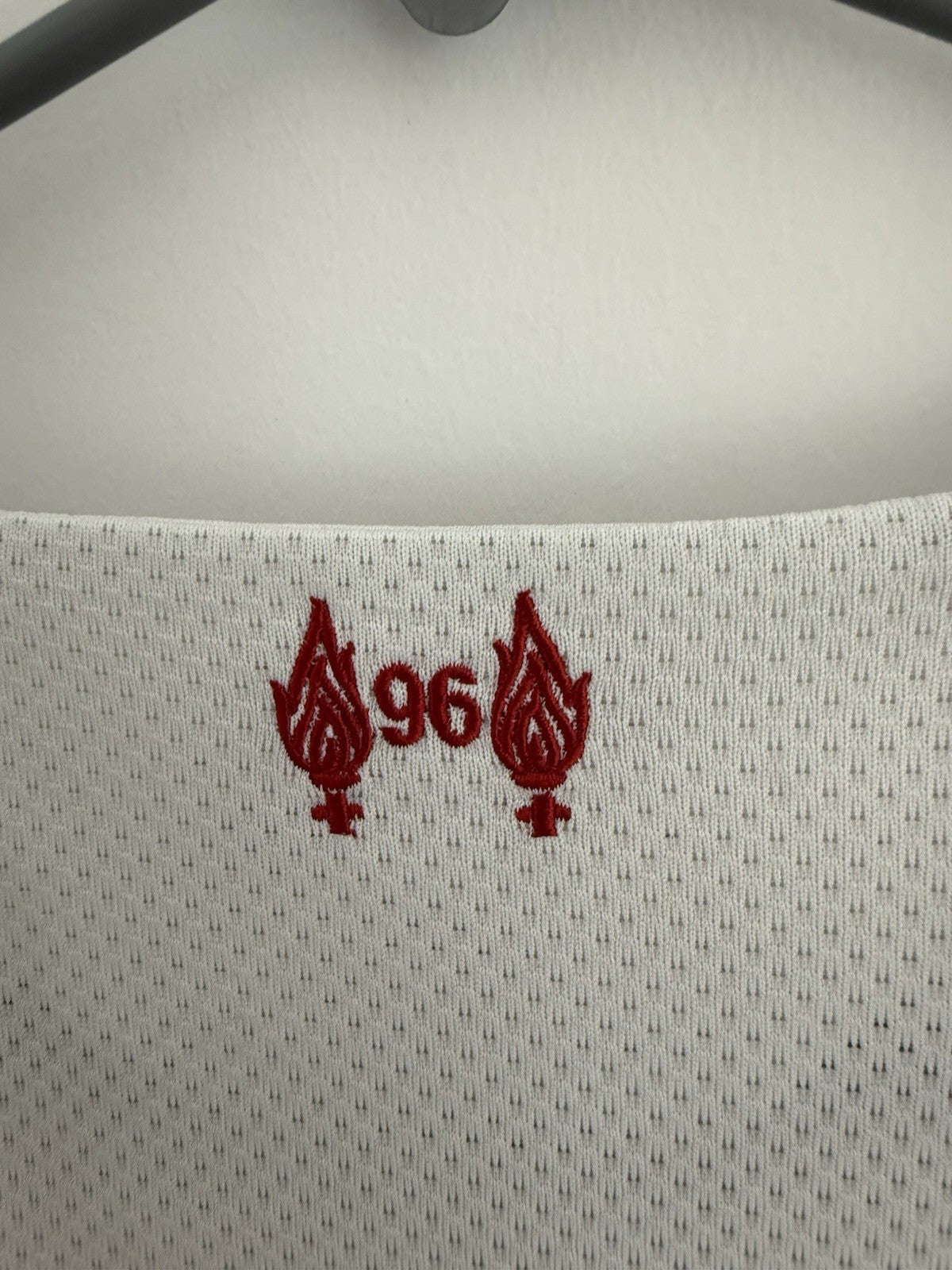 Liverpool Milner #7 2019/20 Medium Away Shirt Excellent Condition MT930013