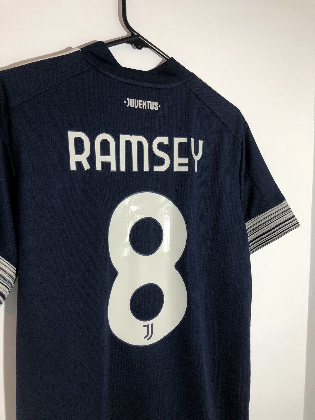 Juventus Ramsey #8 2020/21 Medium Away Shirt Excellent Condition GC9087
