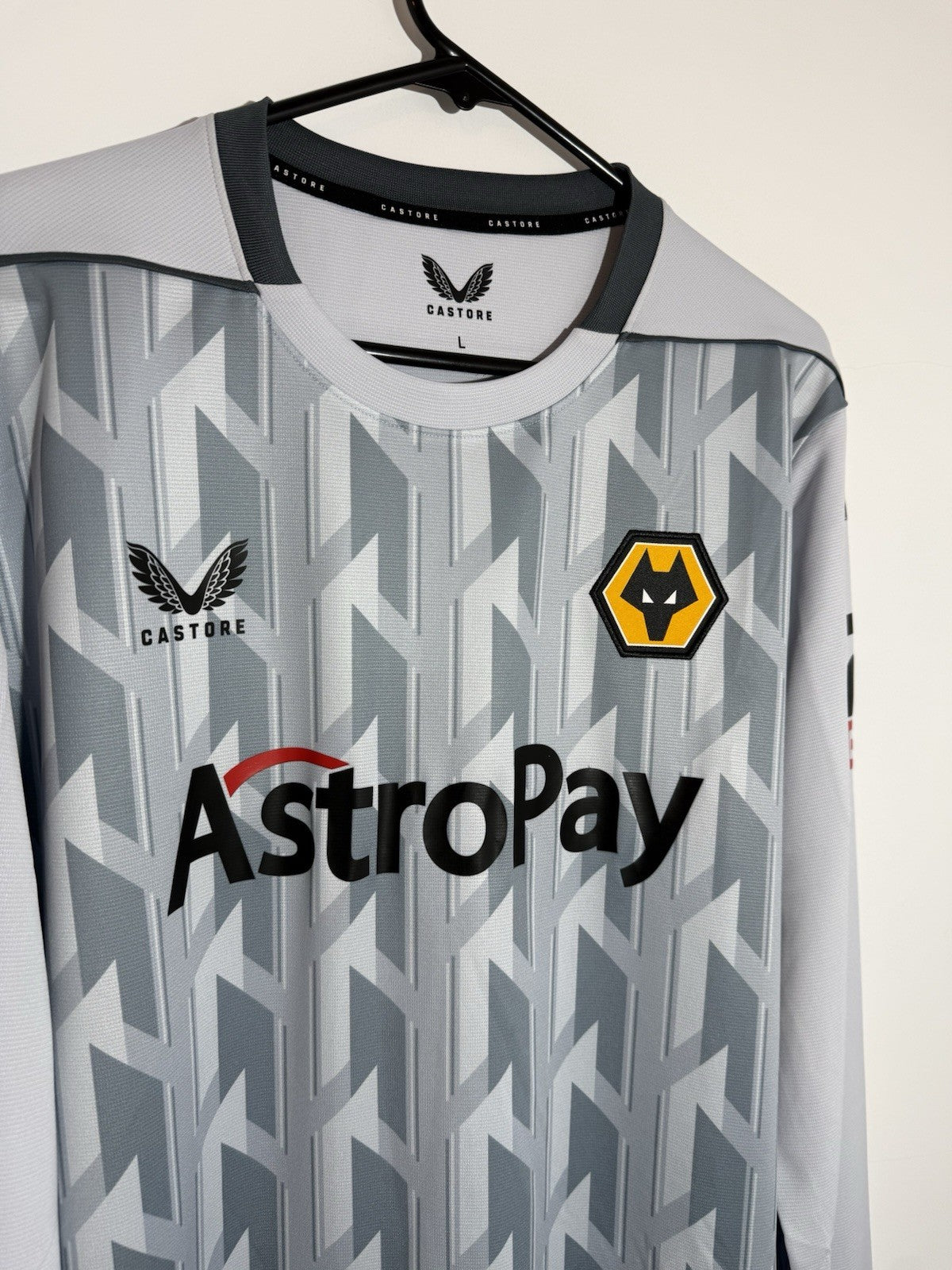 Wolverhampton Wanderers Hee Chan #11 2022/23 Large L/S Away Shirt Castore BNWT