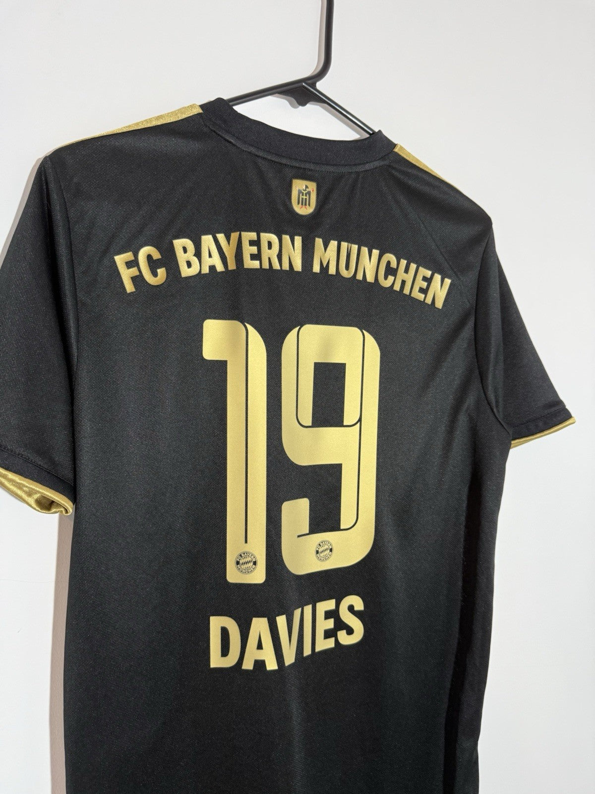 Bayern Munich Davies #19 2021/22 Medium Away Excellent Condition GM5317
