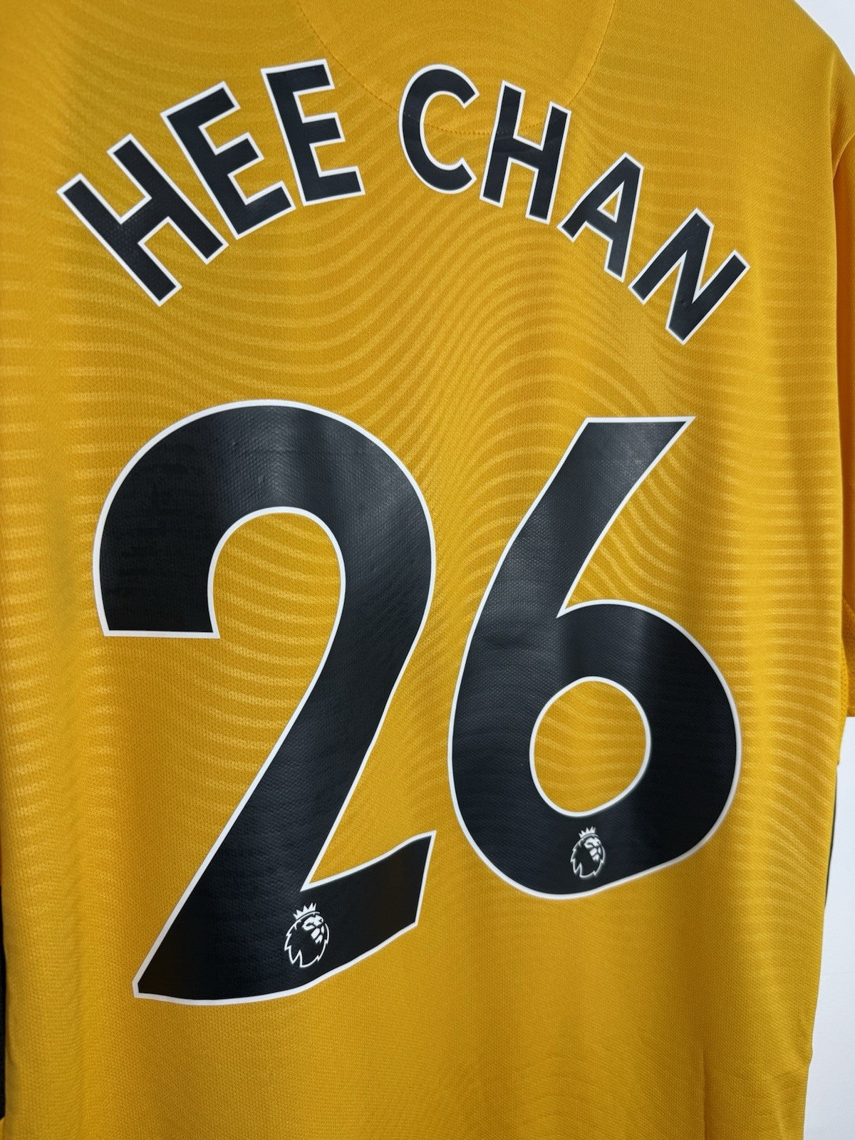 Wolverhampton Wanderers Hee Chan #26 2021/22 Large Home Shirt Castore BNWT