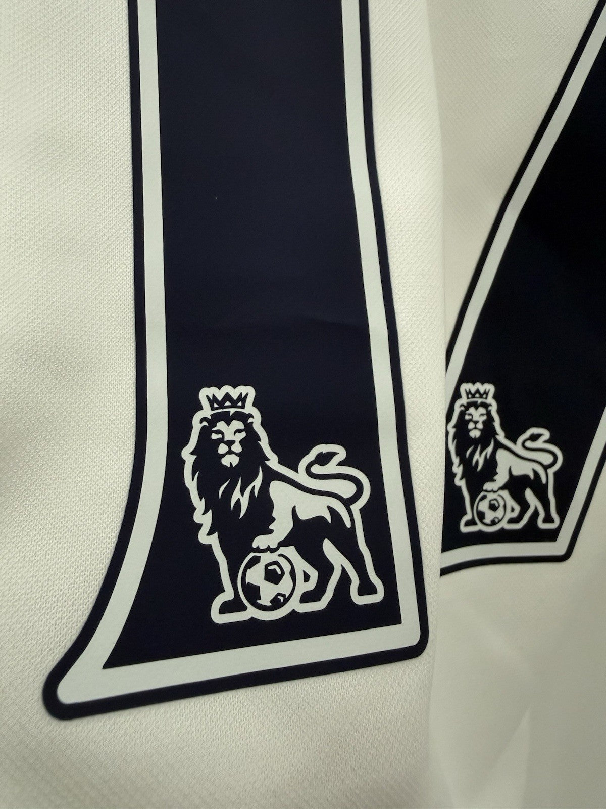 Chelsea Hazard #13 2013/14 Small Away Shirt Excellent Condition Z27645