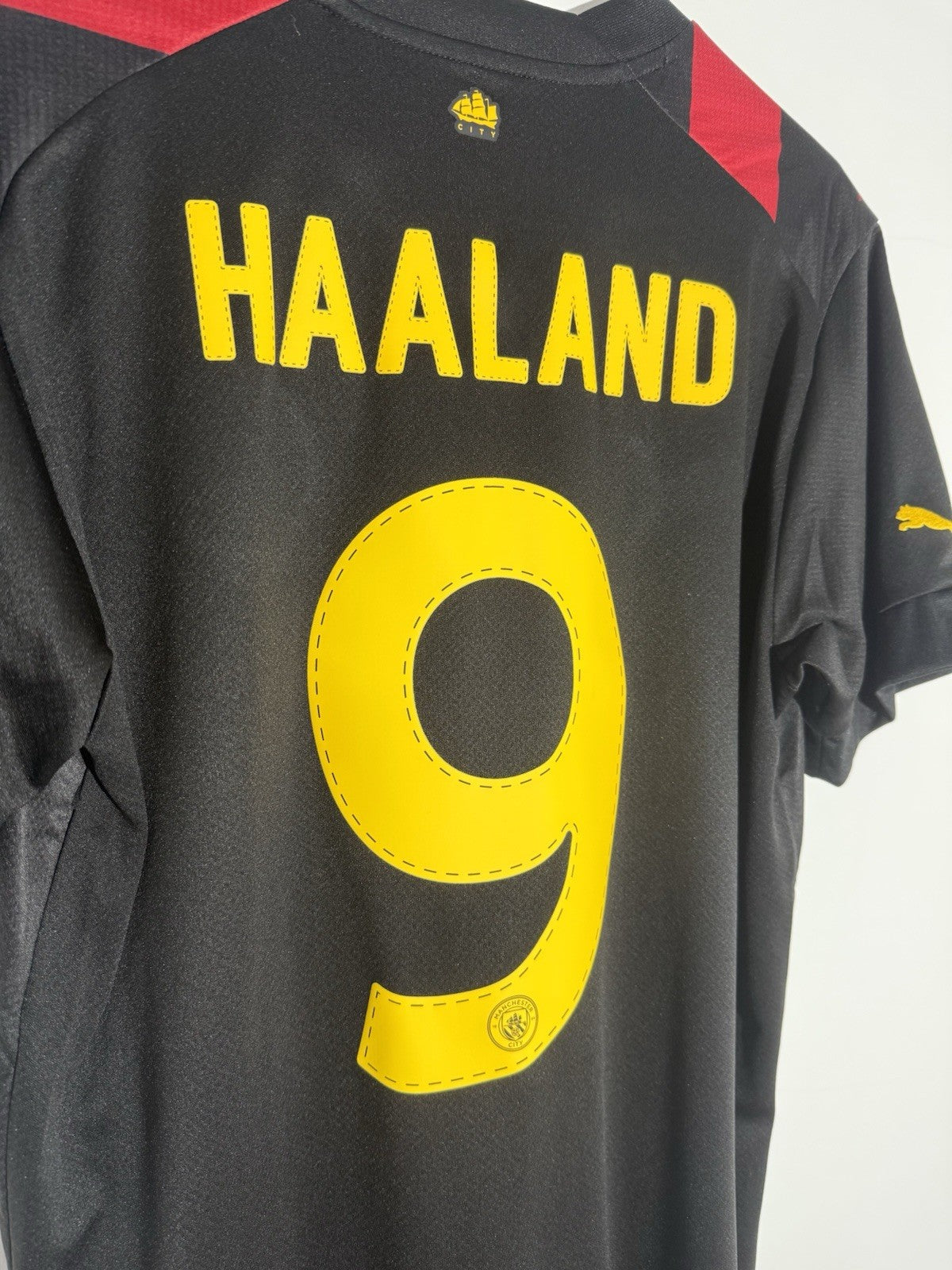 Manchester City Haaland #9 2022/23 Medium Away Shirt BNWT 765722-02