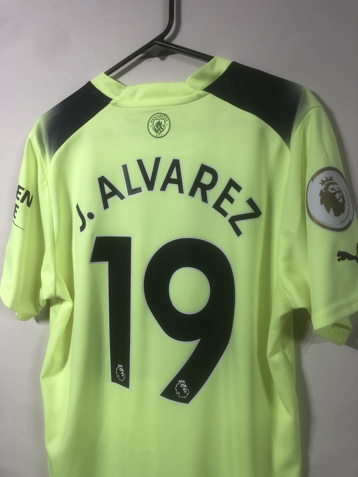 Manchester City J Alvarez #19 2022/23 Large 3rd Excellent Condition 765734-03