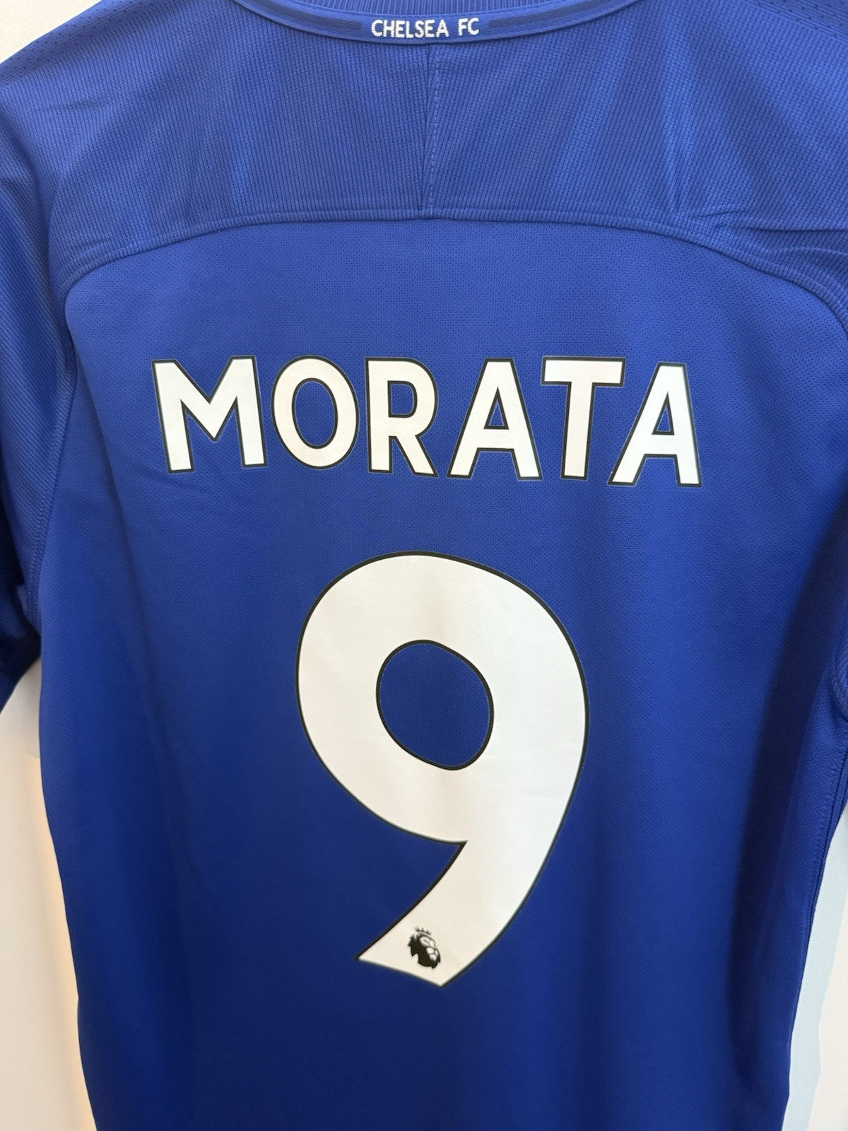 Chelsea Morata #9 2017/18 Medium Home Shirt Nike Excellent Condition 905513-496