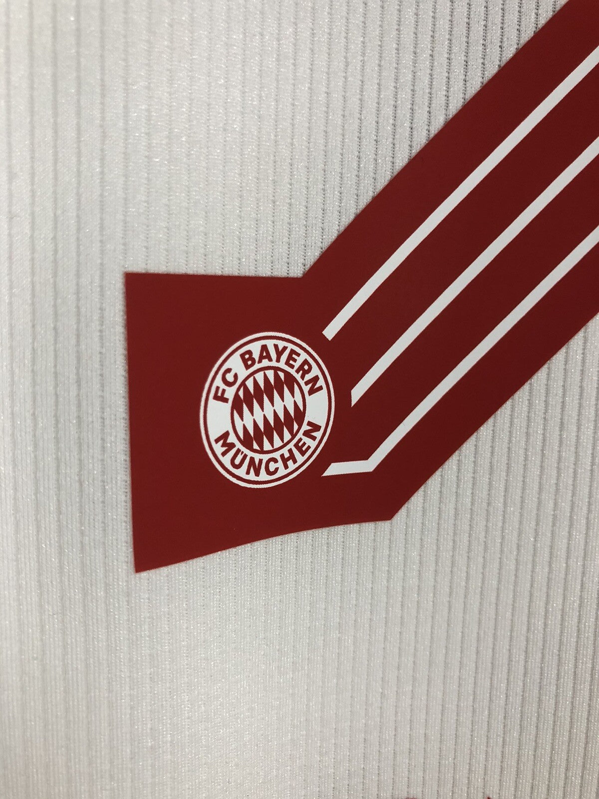 Bayern Munich Kane #9 2023/24 Large Home Shirt BNWT IJ7442