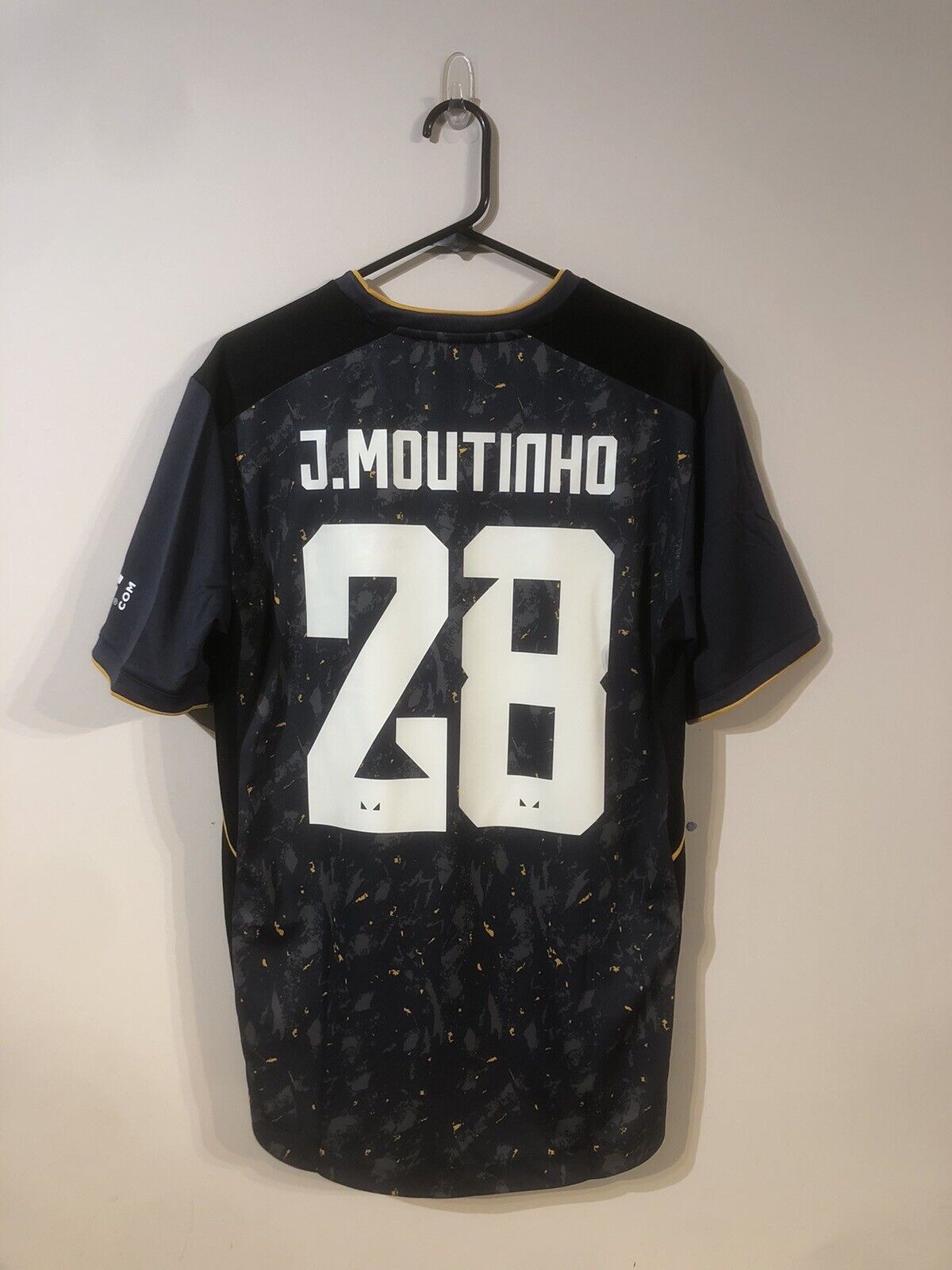 J. Moutinho #28 BNWT Wolves 2021/22 Large Euro Away Football Shirt Castore