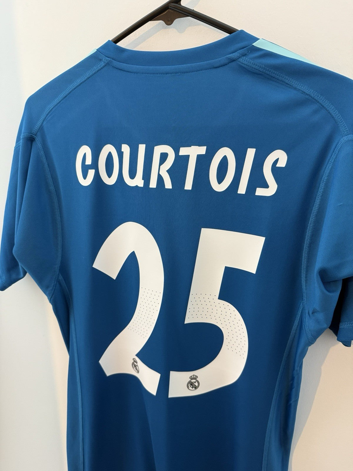 Real Madrid Courtois #25 2018/19 Small Home GK Shirt Excellent Condition CG0564