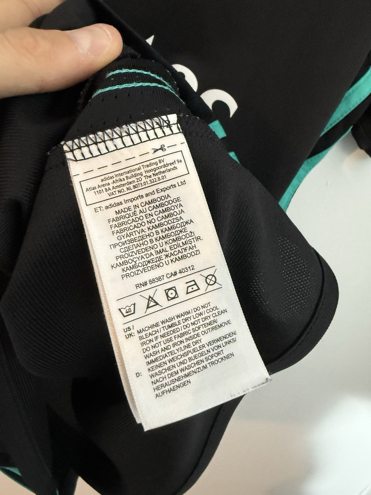 Real Madrid Benzema #9 2017/18 Medium Away Shirt Excellent Condition BR3543