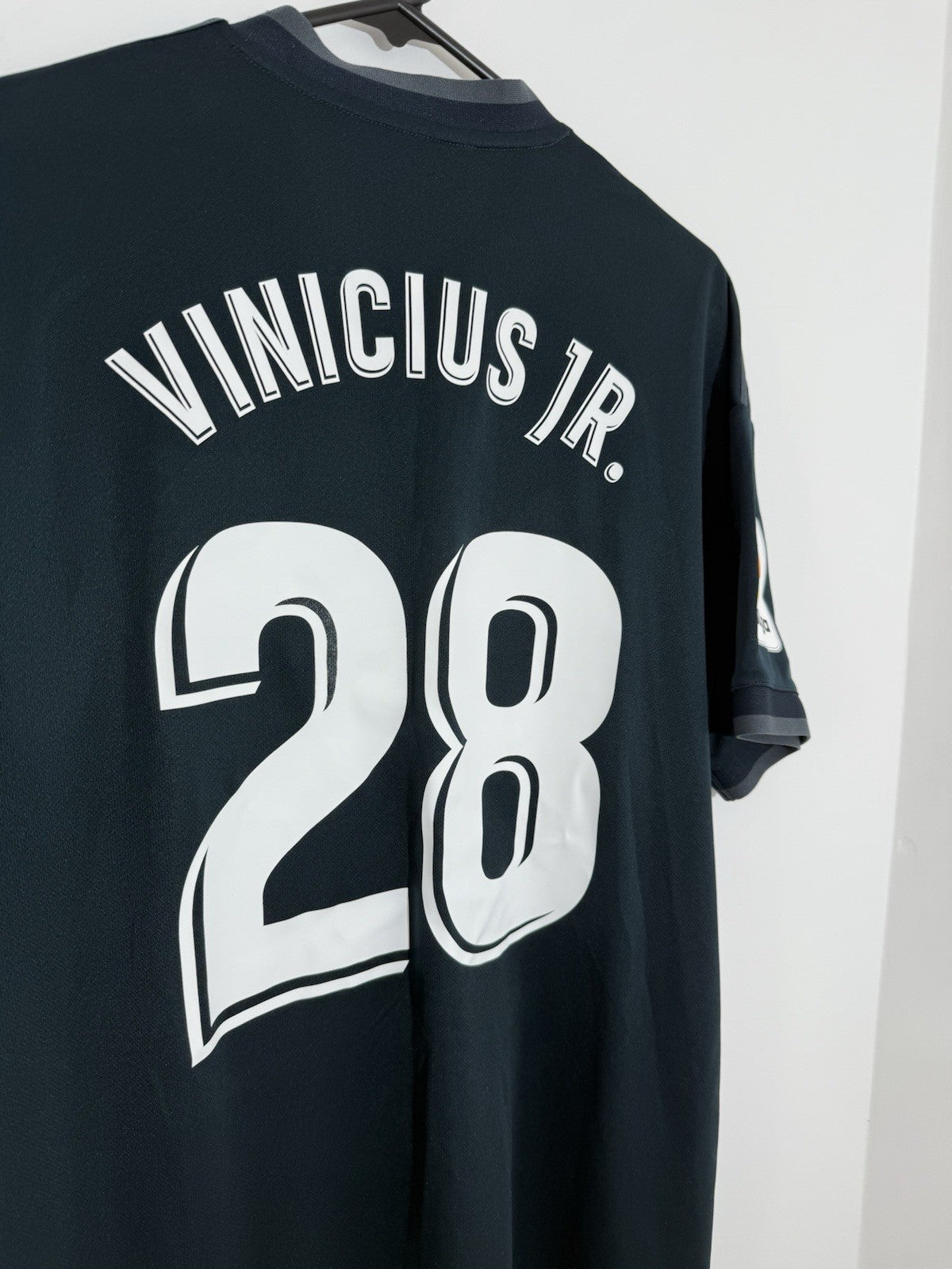 Real Madrid Vinicius Jr #28 2018/19 Large Away BNWT CG0584