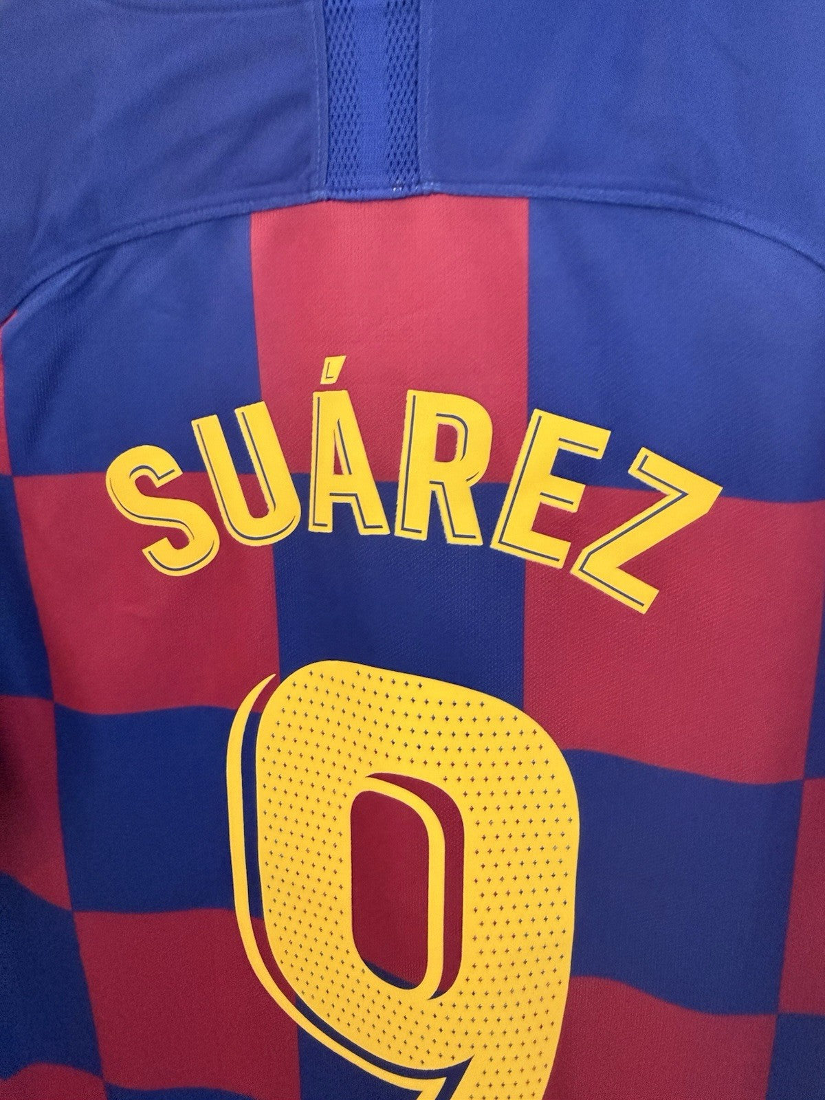 Barcelona Suarez #9 2019/20 Medium Home Shirt Excellent Condition AJ5532-456