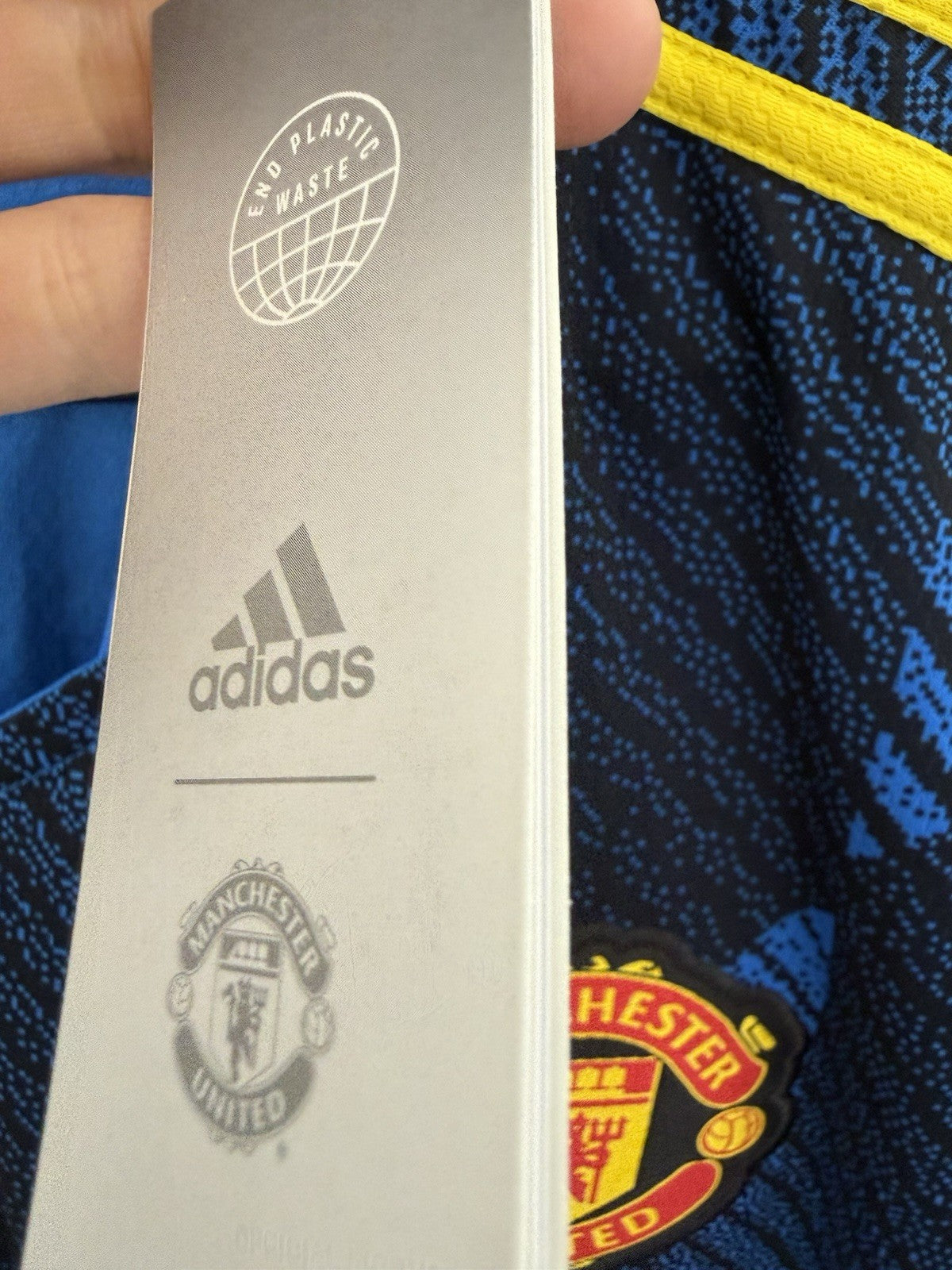 Manchester United Shaw #23 2021/22 XL 3rd Shirt Adidas BNWT GM4616