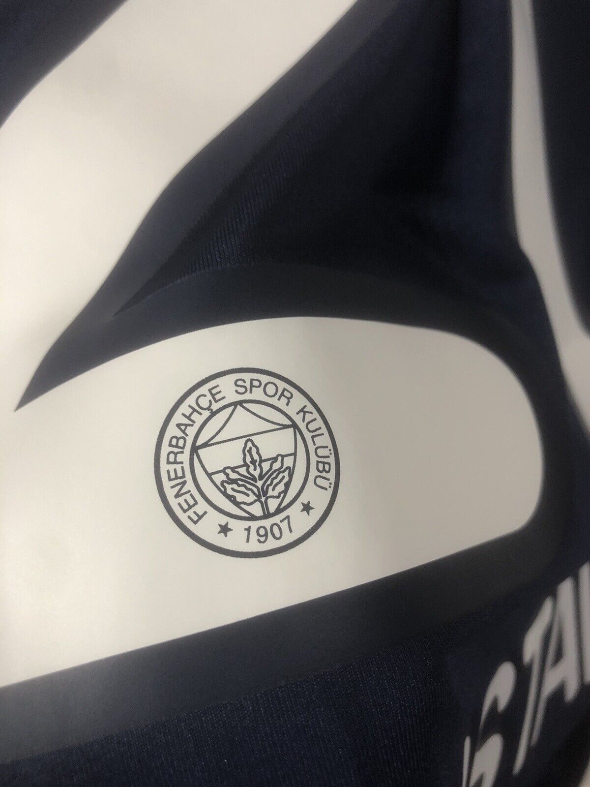 L. Gustavo #20 Fenerbahce BNWT Home 2019/20 Medium Football Shirt Adidas