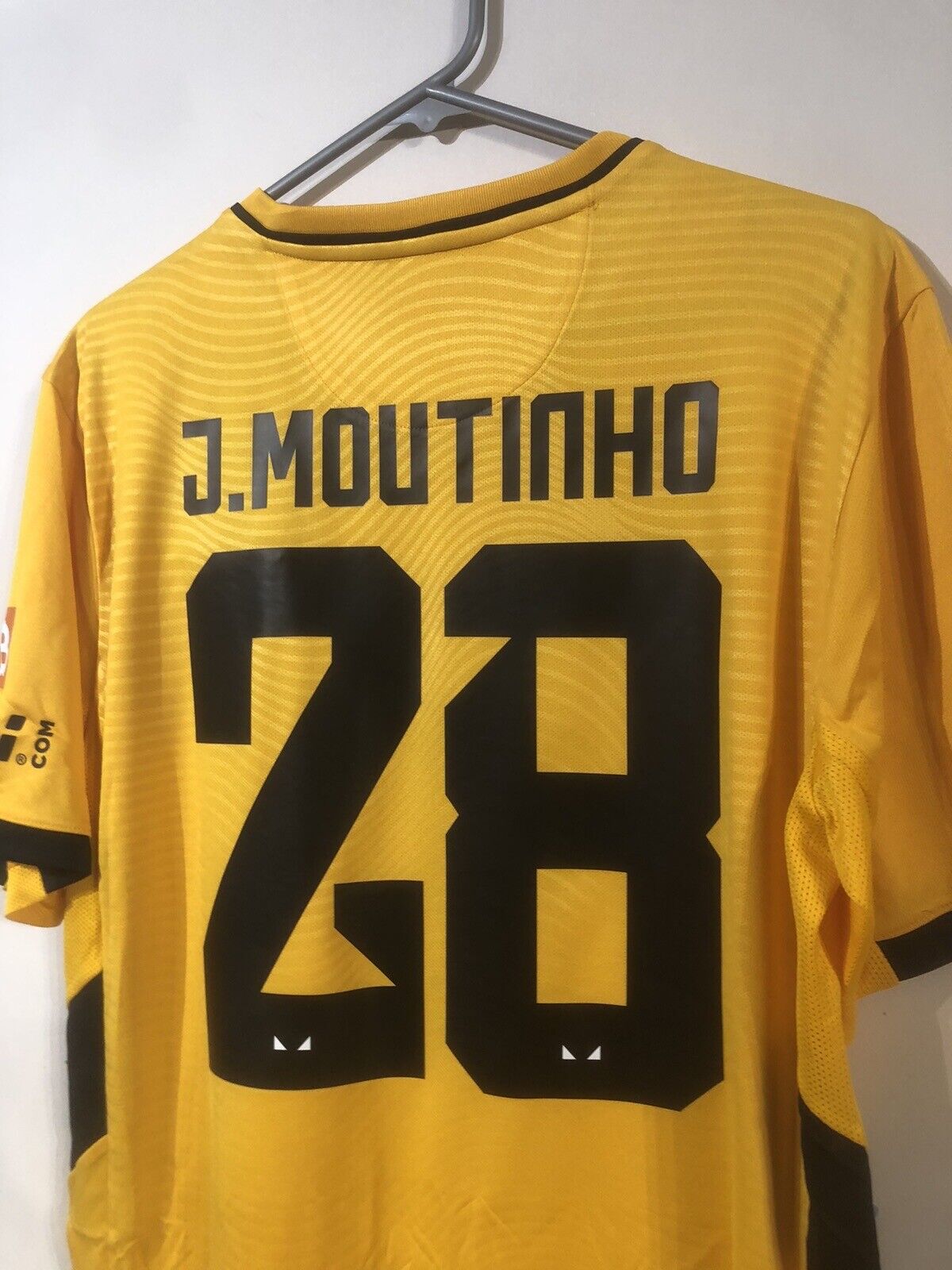J. Moutinho #28 BNWT Wolves 2021/22 Euro Large Home Football Shirt Castore