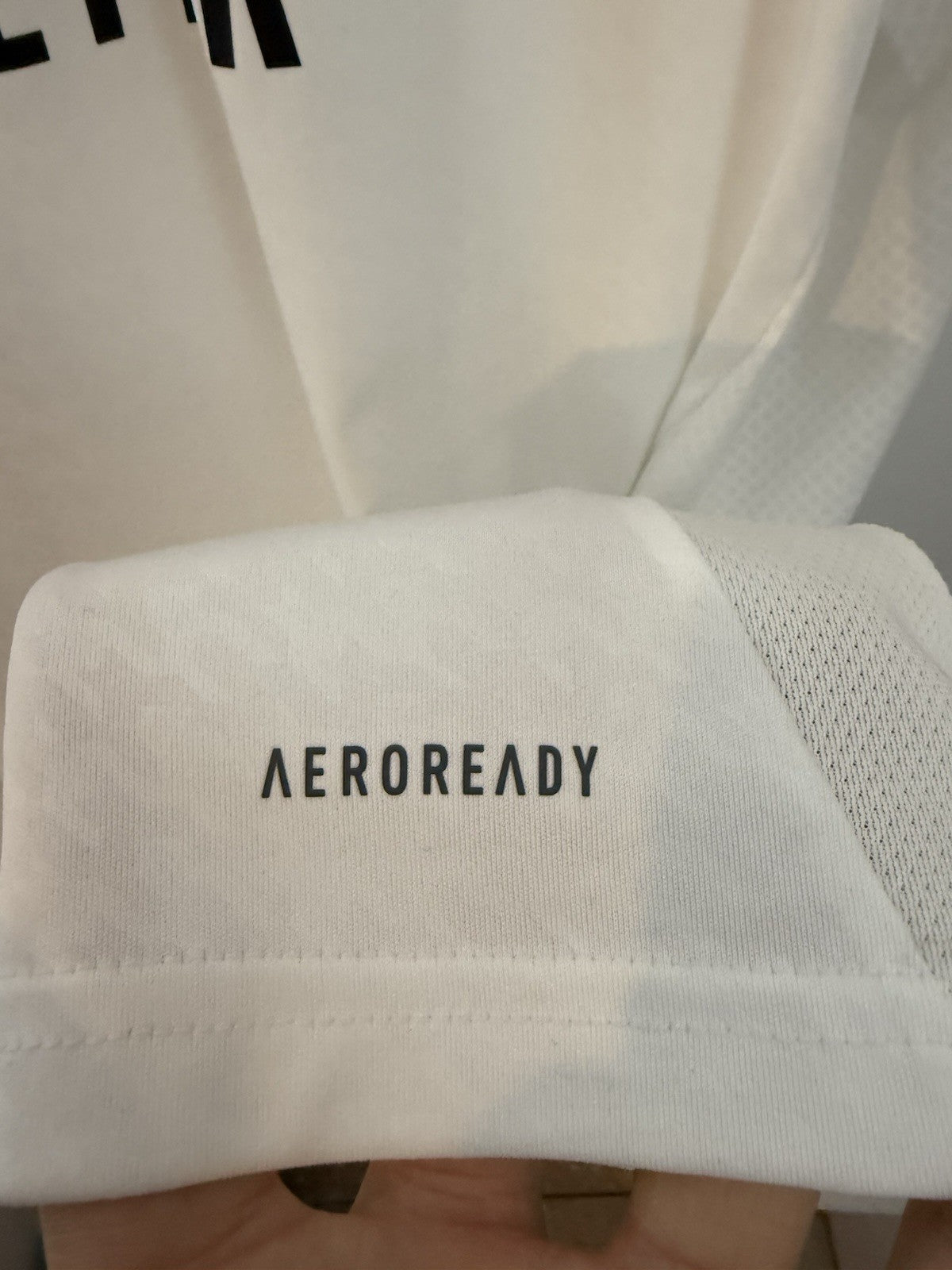 Real Madrid Mbappe #9 2024/25 XL Home Shirt Excellent Condition IU5011