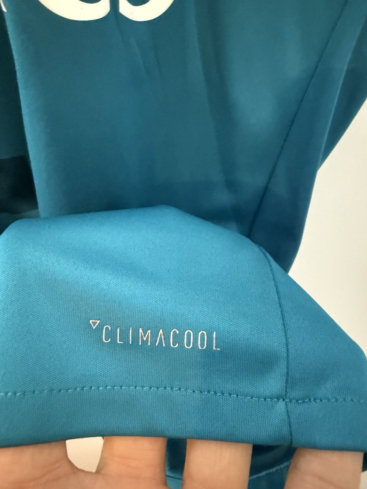 Real Madrid Modric #10 2017/18 Medium Away Shirt Excellent Condition BR3539